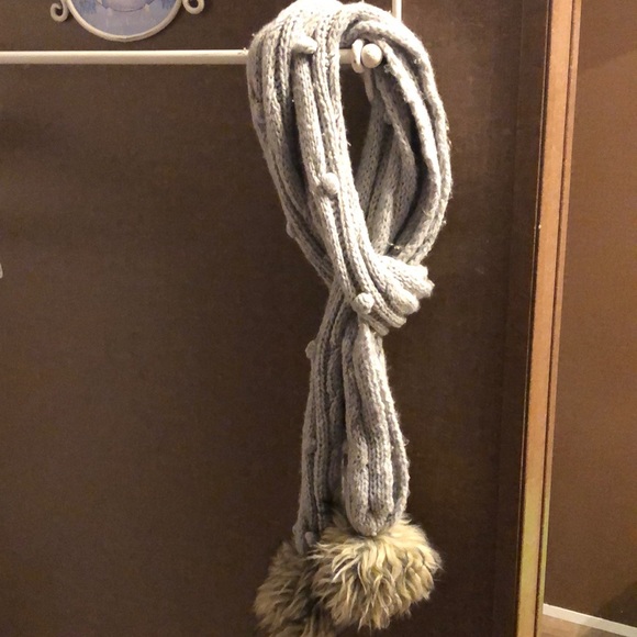 Accessories - Cute Hollister scarf